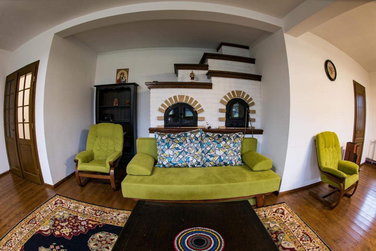 Отель Casa Strabunicului Partestii de Sus  Экстерьер фото