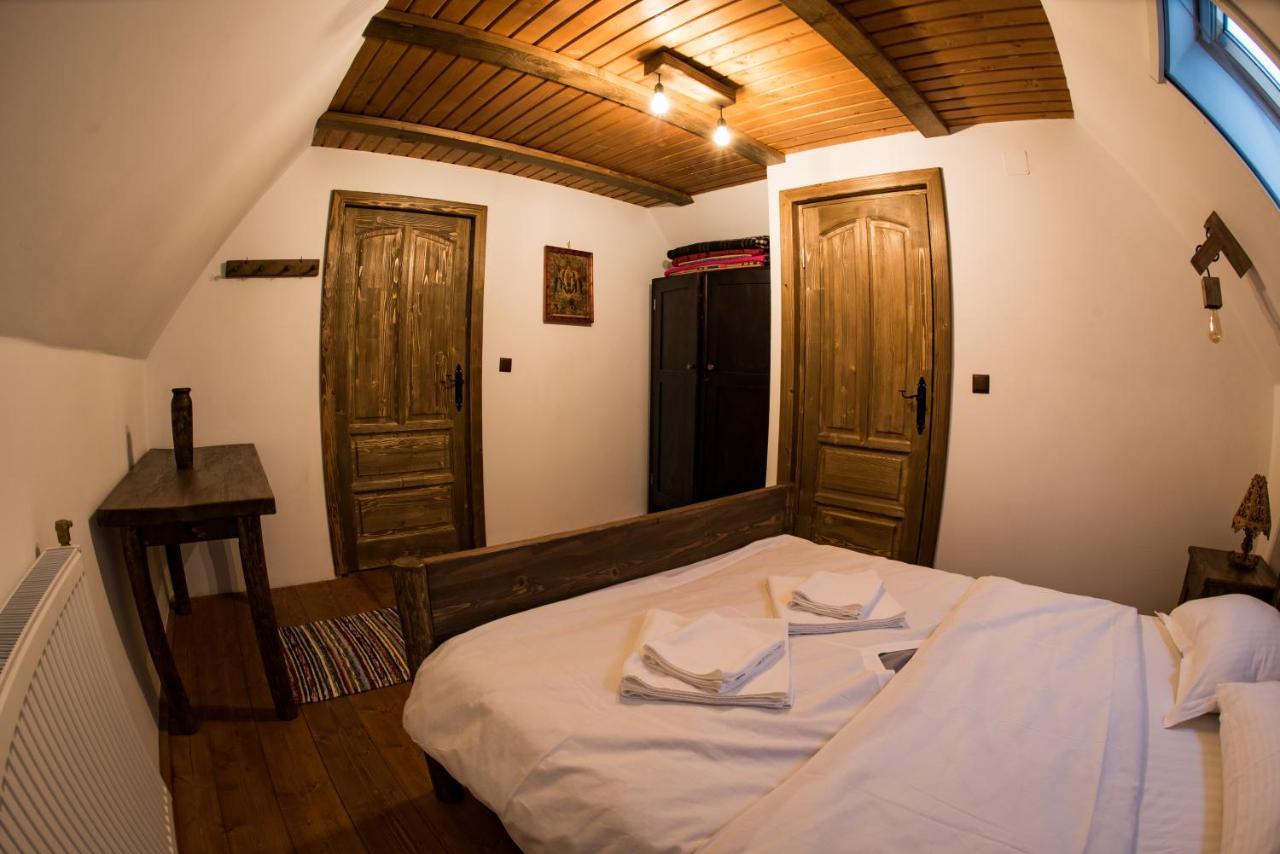 Отель Casa Strabunicului Partestii de Sus  Экстерьер фото