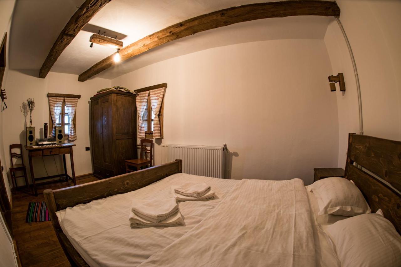Отель Casa Strabunicului Partestii de Sus  Экстерьер фото
