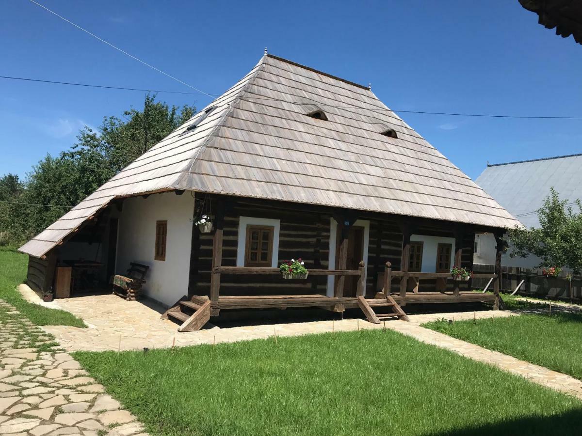 Отель Casa Strabunicului Partestii de Sus  Экстерьер фото